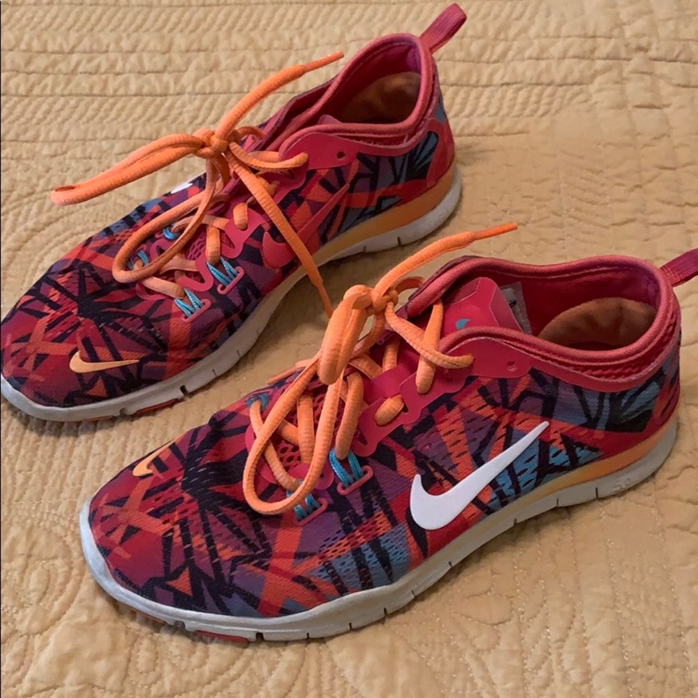 Nike tennis shoes